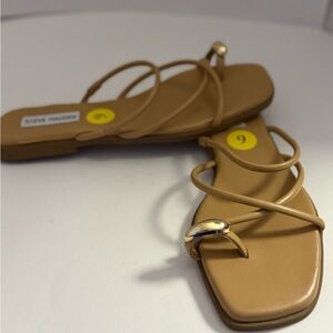 Steve Madden Camel Tan Strappy Toe-Ring Sandals